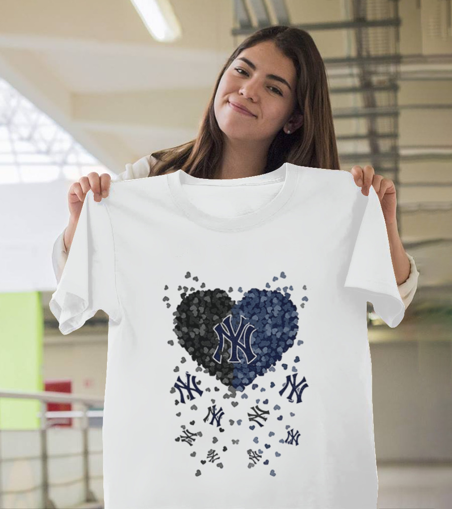 New York Yankees MLB Heart 2026 T-Shirt