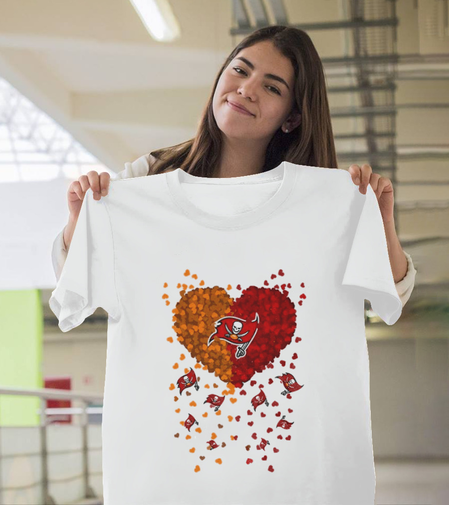 Heart Tampa Bay Buccaneers Football 2026 Iconic Team Spirit T-Shirt