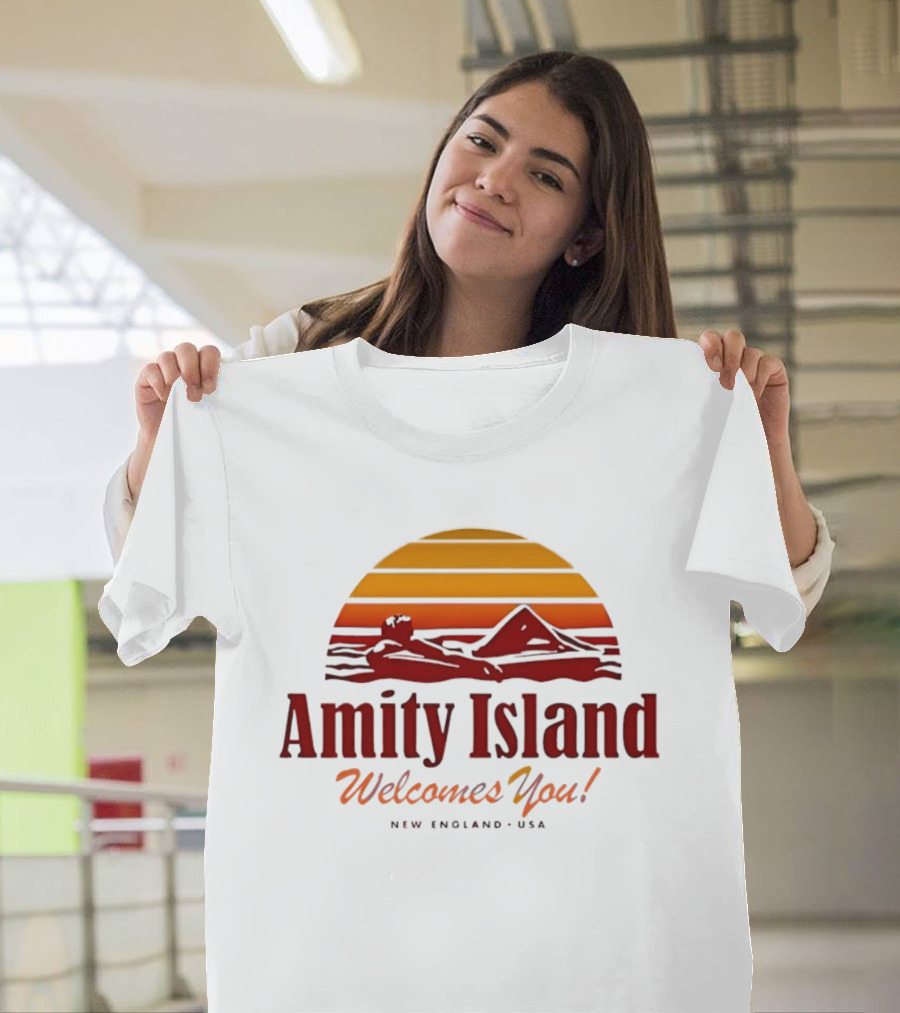 Amity Island Welcomes You New England USA Sunset Scene T-Shirt