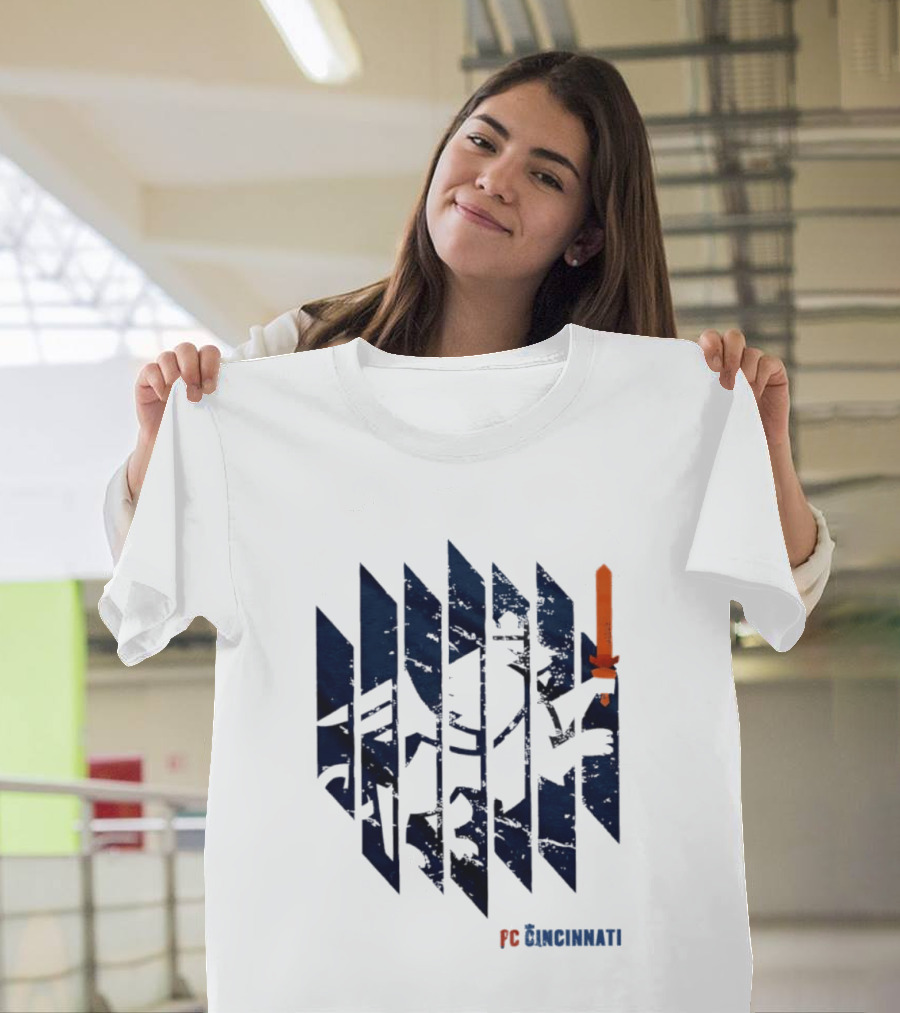 FC Cincinnati Sheared Lion Football Fans Iconic Bold Striped Image T-Shirt