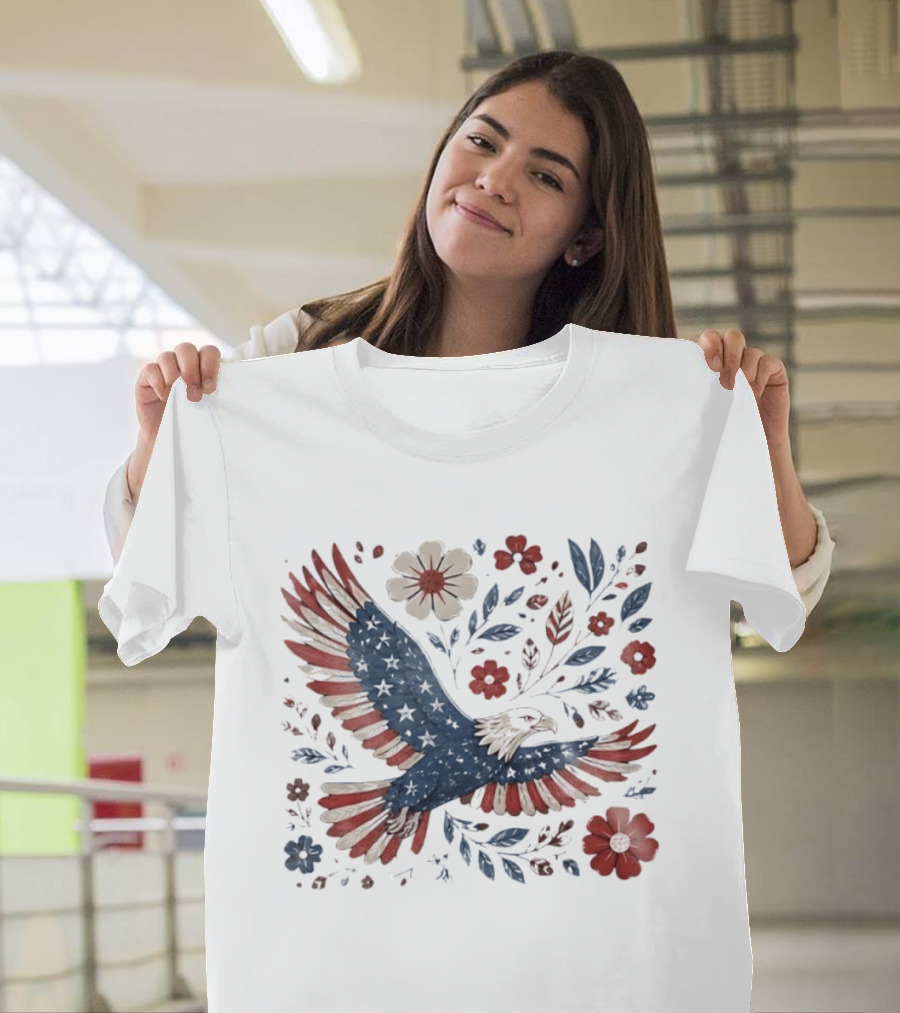 Patriotic Eagle 4th Of July USA 250th Anniversary Freedom Floral T-Shirt