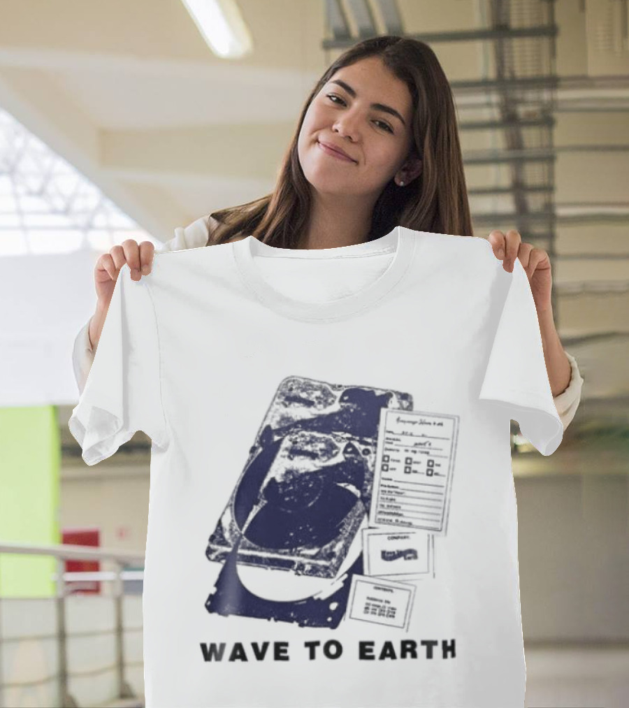 Wave To Earth Vintage Cassette Player Aesthetic T-Shirt