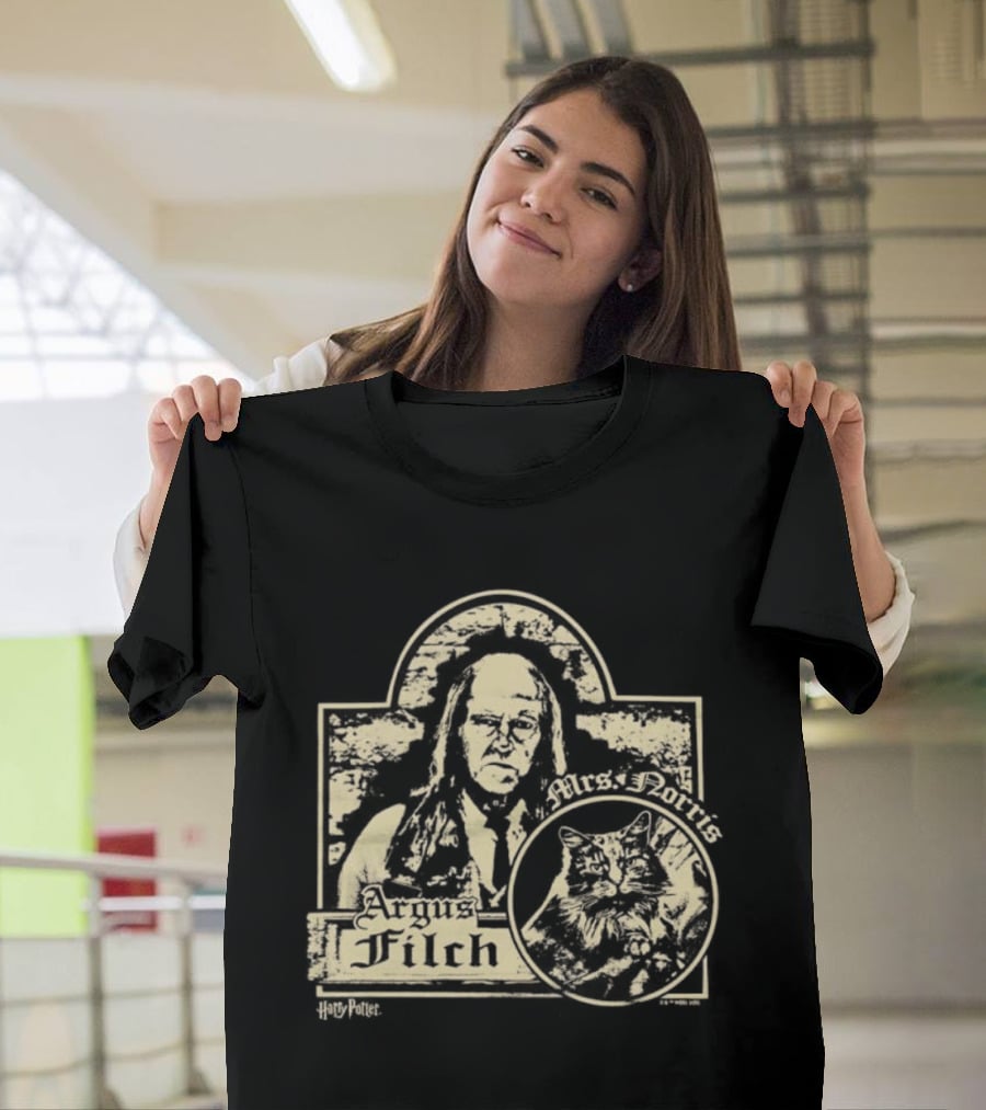 Mr. Argus Filch Và Mrs. Norris Witch World Caretaker And Cat T-Shirt
