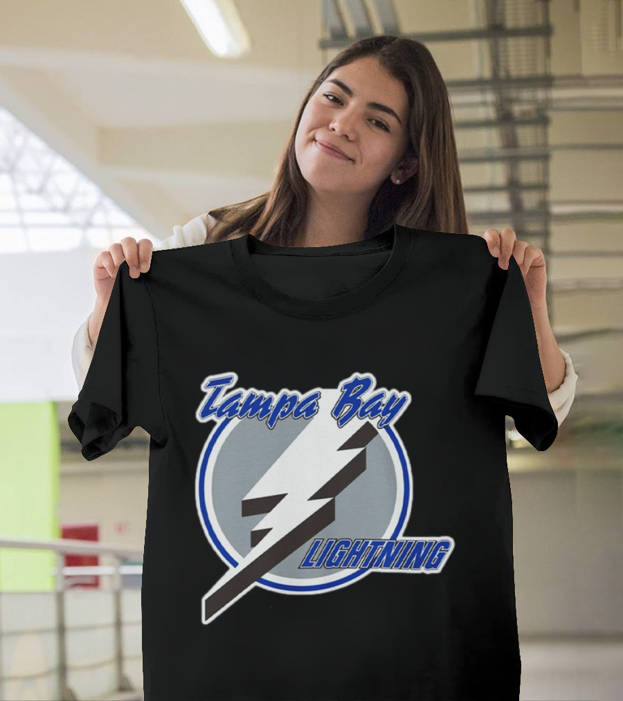 Tampa Bay Lightning 90s Vintage Style Retro Classic NHL Team T-Shirt