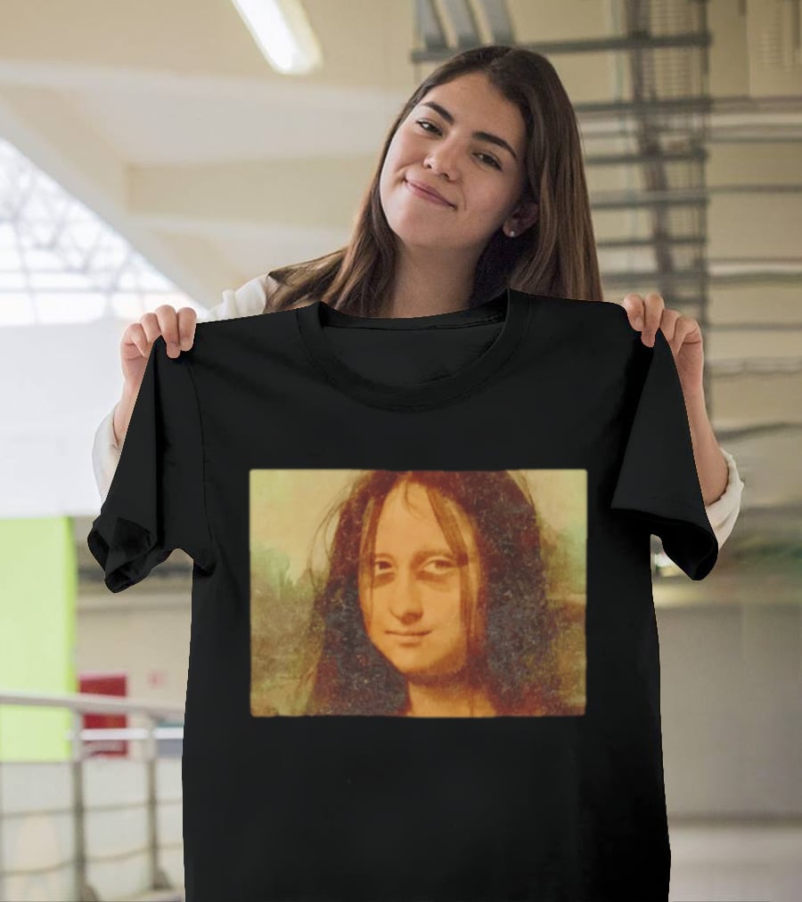 Mona Lisa Messy Hair Meme Remake T-Shirt