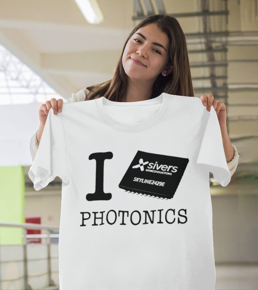 I Love Photonics Sivers Semiconductors Skyline2429E Chip T-Shirt
