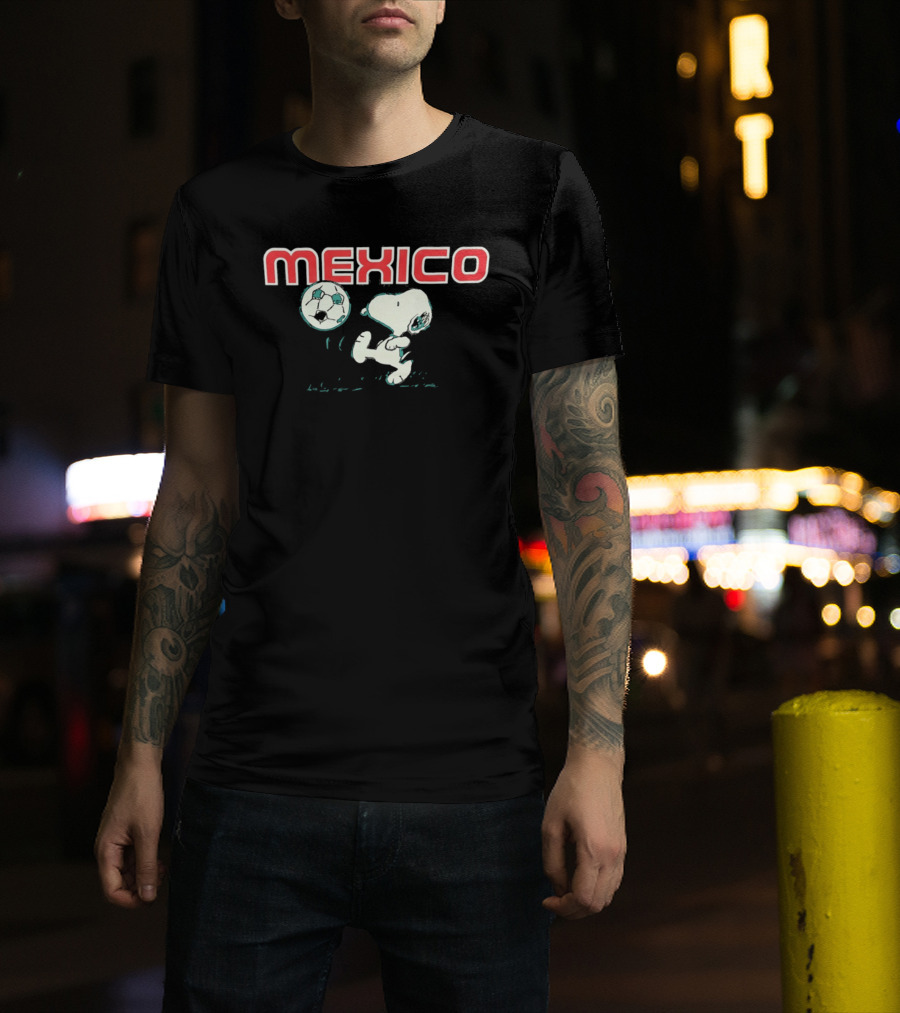 Mexico Snoopy Soccer Player Peanuts Football T-Shirt