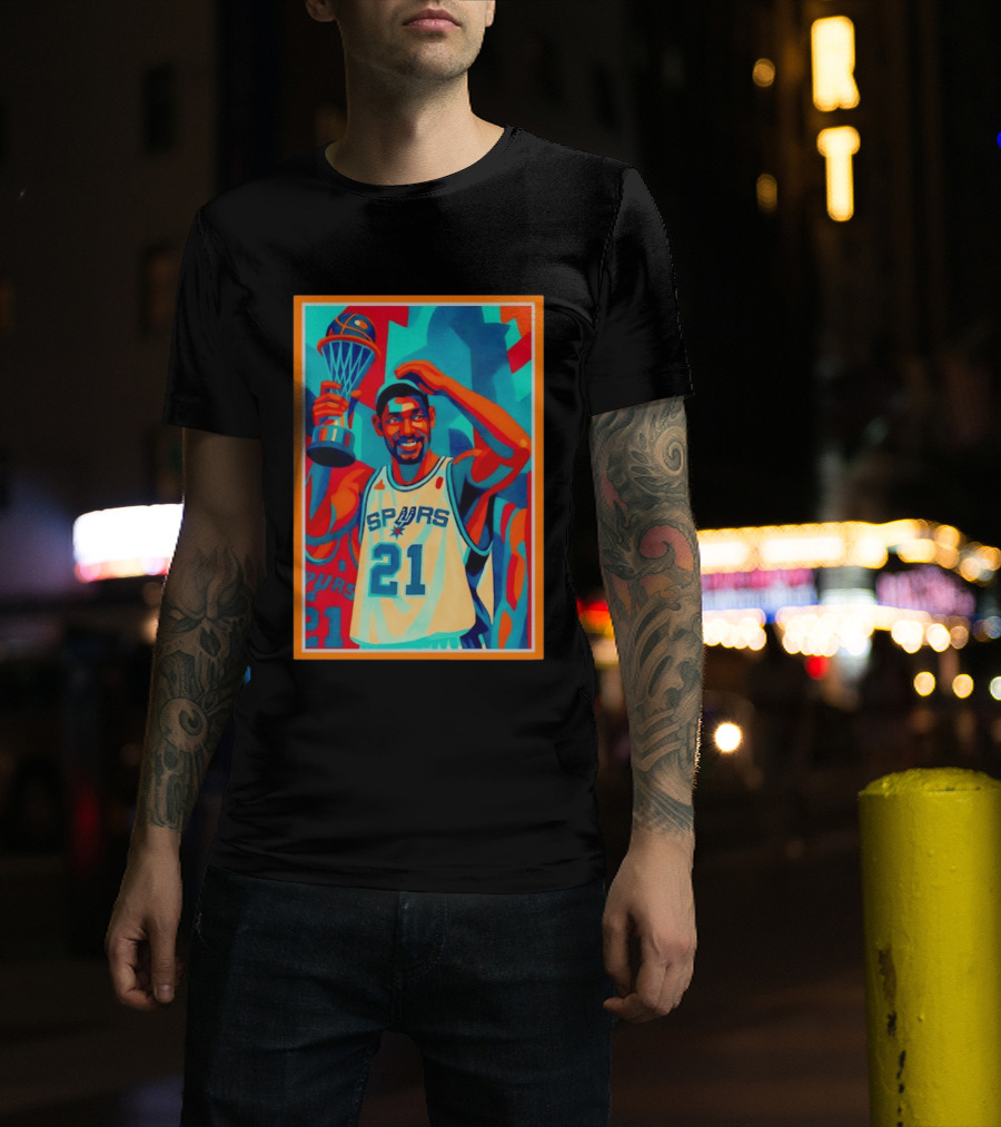 Tim Duncan San Antonio Spurs 21 Holding Trophy Victory Celebration T-Shirt