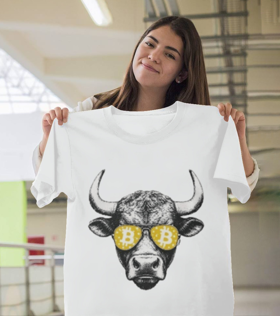 Bitcoin Is For The Bulls Cryptocurrency Enthusiast T-Shirt