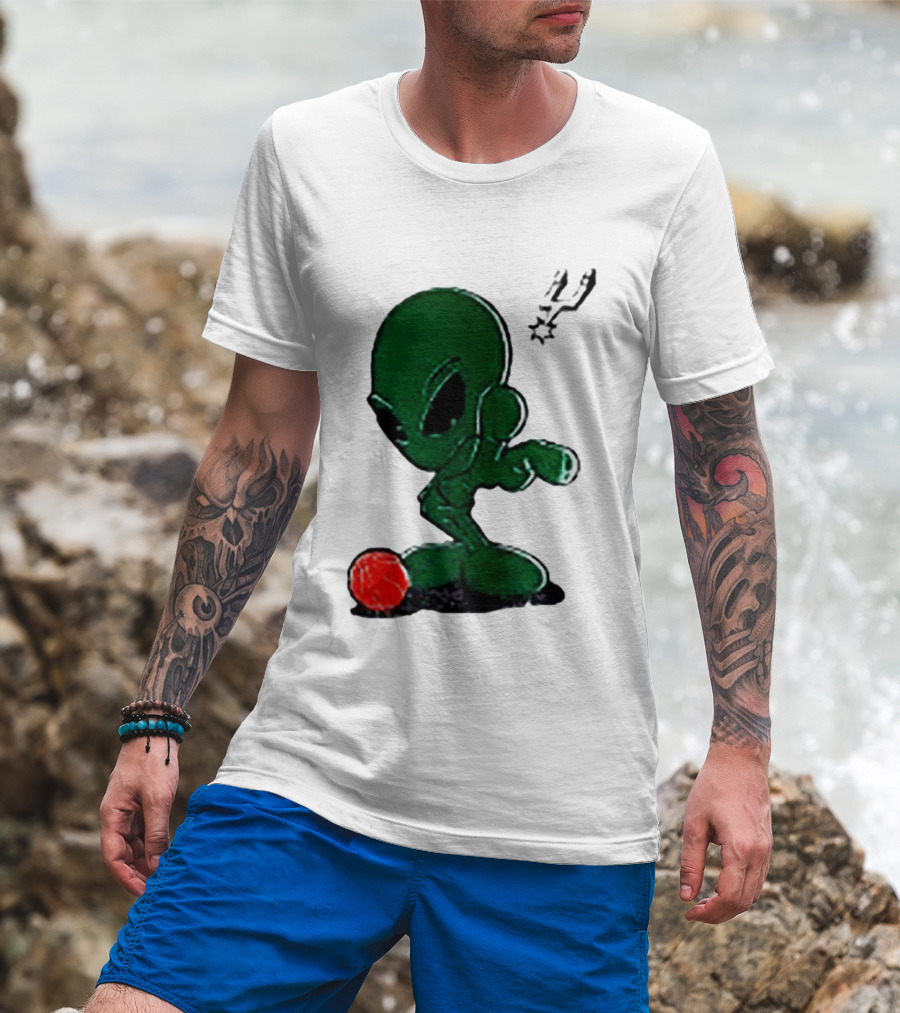 San Antonio Spurs Alien Basketball Dribble T-Shirt