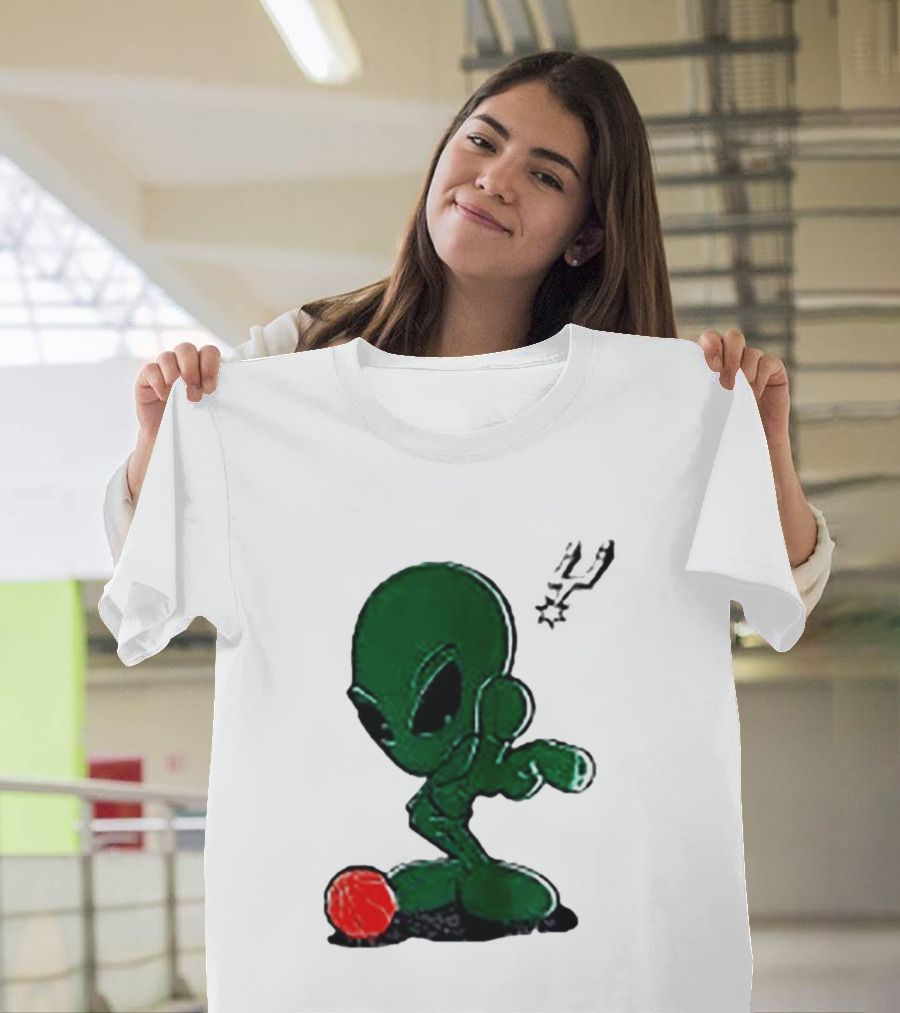 San Antonio Spurs Alien Basketball Dribble T-Shirt