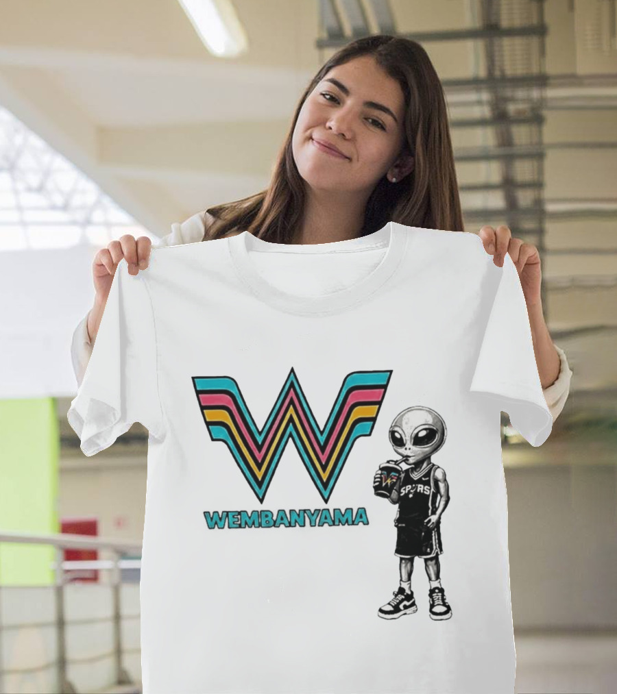 San Antonio Spurs Wembanyama Alien Drinking Spurs T-Shirt