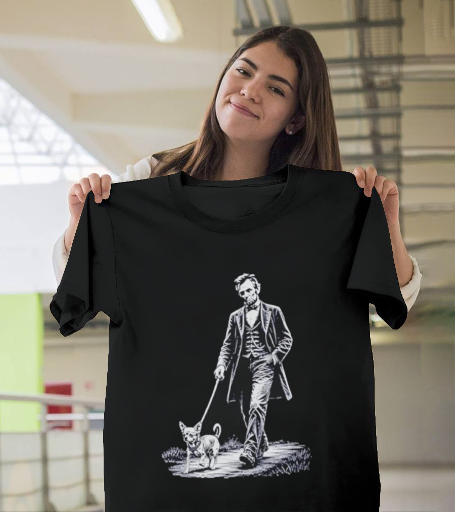 Abraham Lincoln Walking Chihuahua For USA 250th Anniversary Celebration T-Shirt