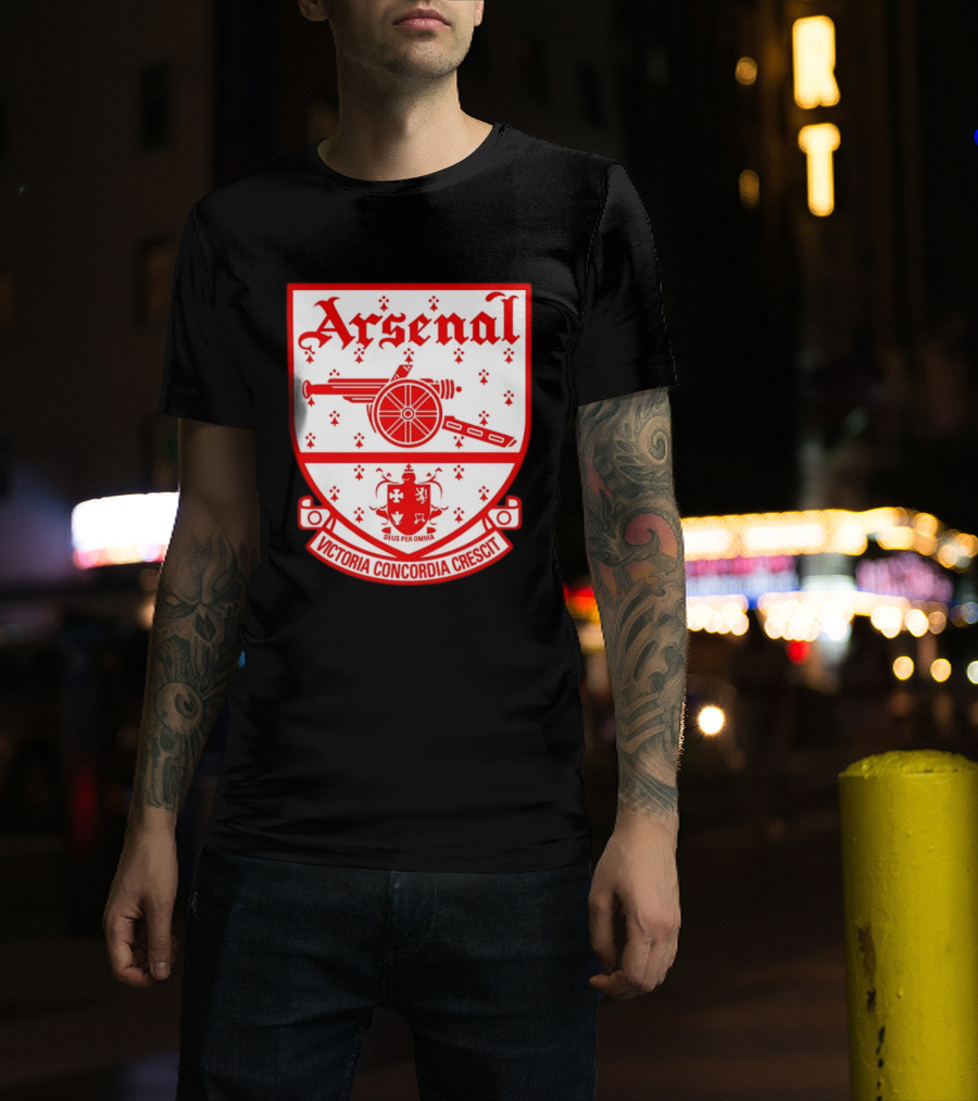Arsenal FC Crest Deus Per Omnia Victoria Concordia Crescit T-Shirt