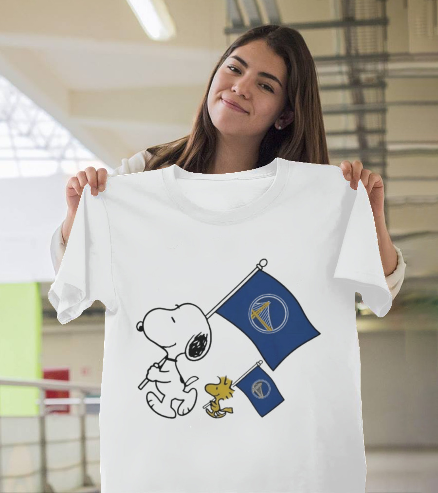 Golden State Warriors Snoopy Woodstock Flag Peanuts Comic Basketball Collaboration T-Shirt