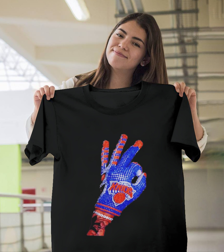 New York Knicks NBA Frenchoo Basketball Fan Glove T-Shirt