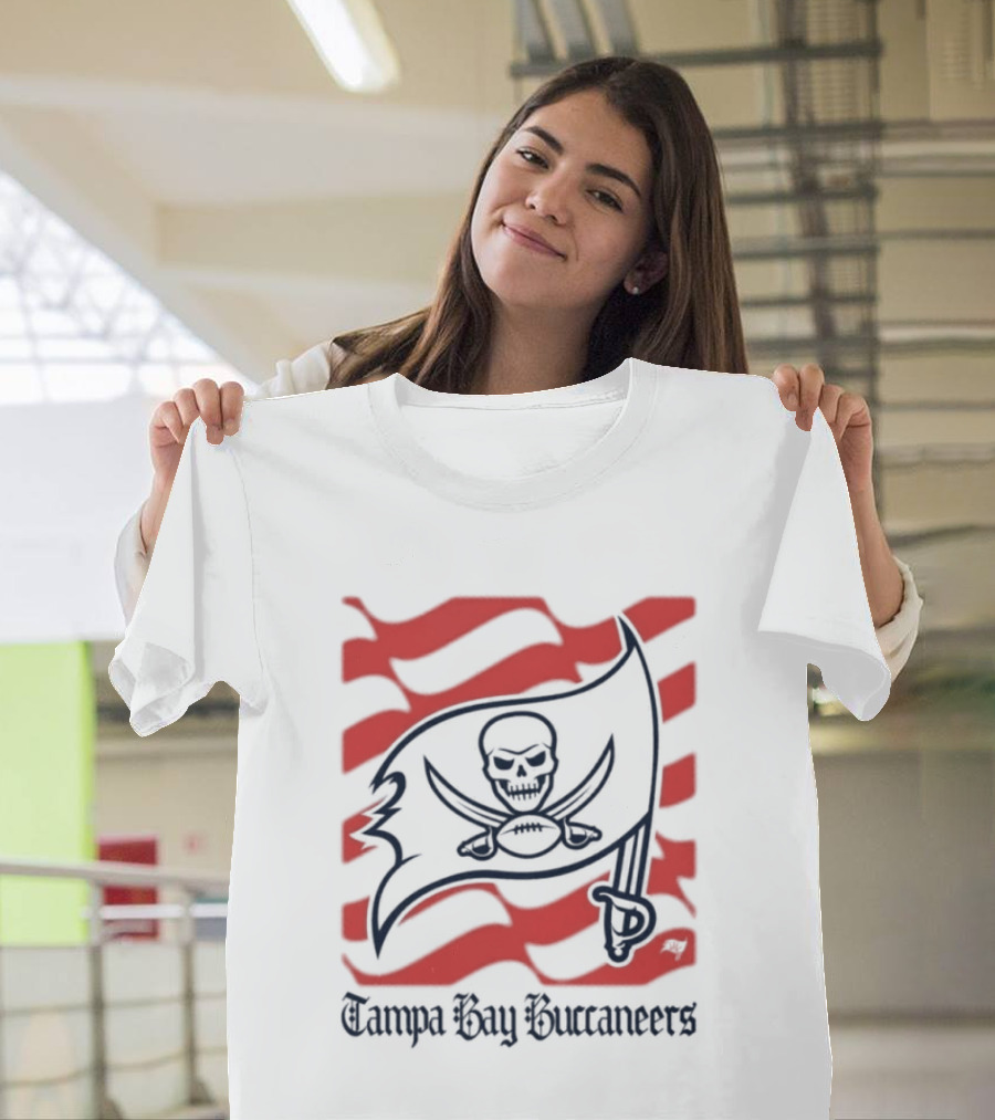 Tampa Bay Buccaneers Flag Skull And Cross Swords T-Shirt