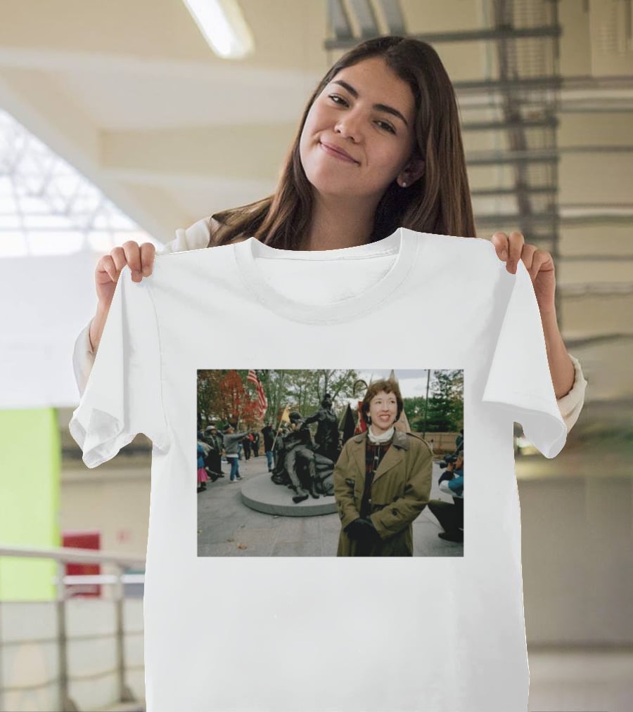 Diane Carlson Evans Vietnam Women's Memorial Campaign Leader Dies At 79 T-Shirt