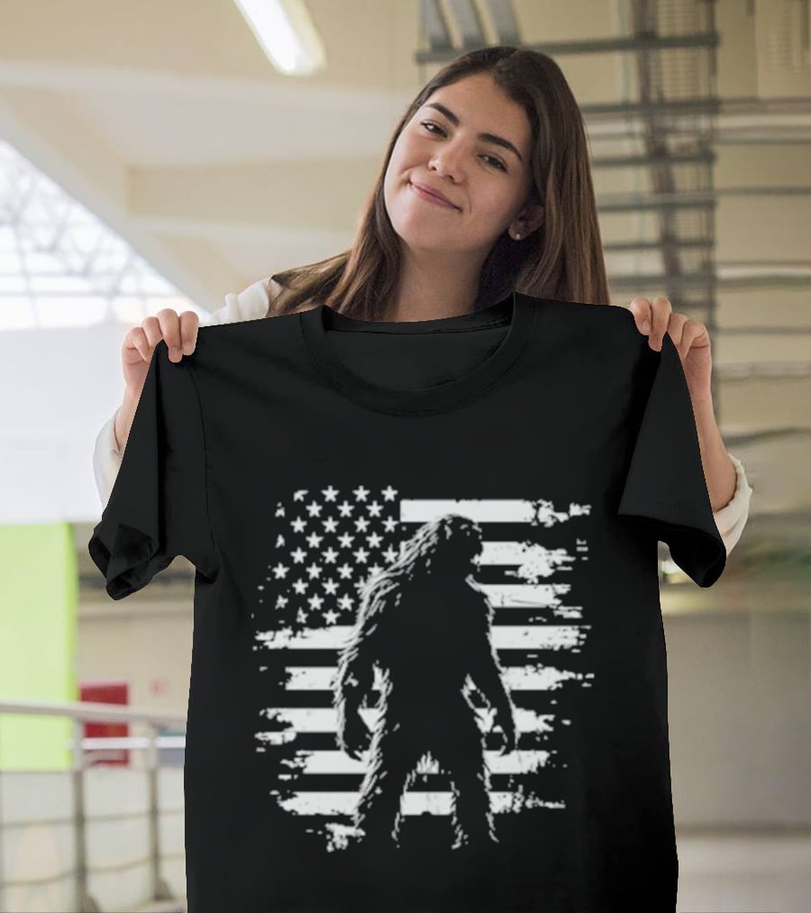 Bigfoot Sasquatch American Flag Independence Day Stars And Stripes T-Shirt