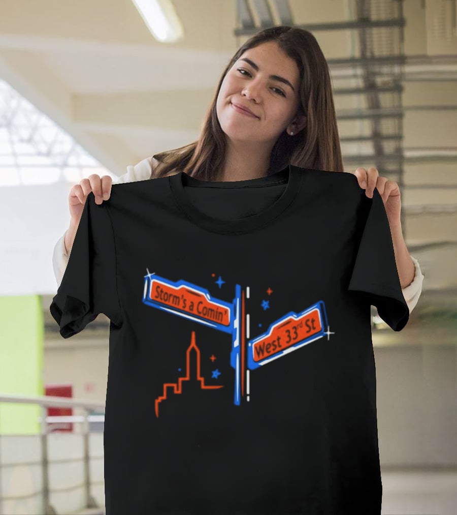 New York Knicks Storm's A Comin West 33rd St Basketball City Skyline T-Shirt