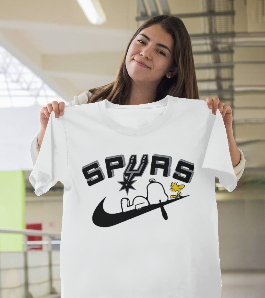 Snoopy Woodstock San Antonio Spurs Nike Logo Collaboration T-Shirt