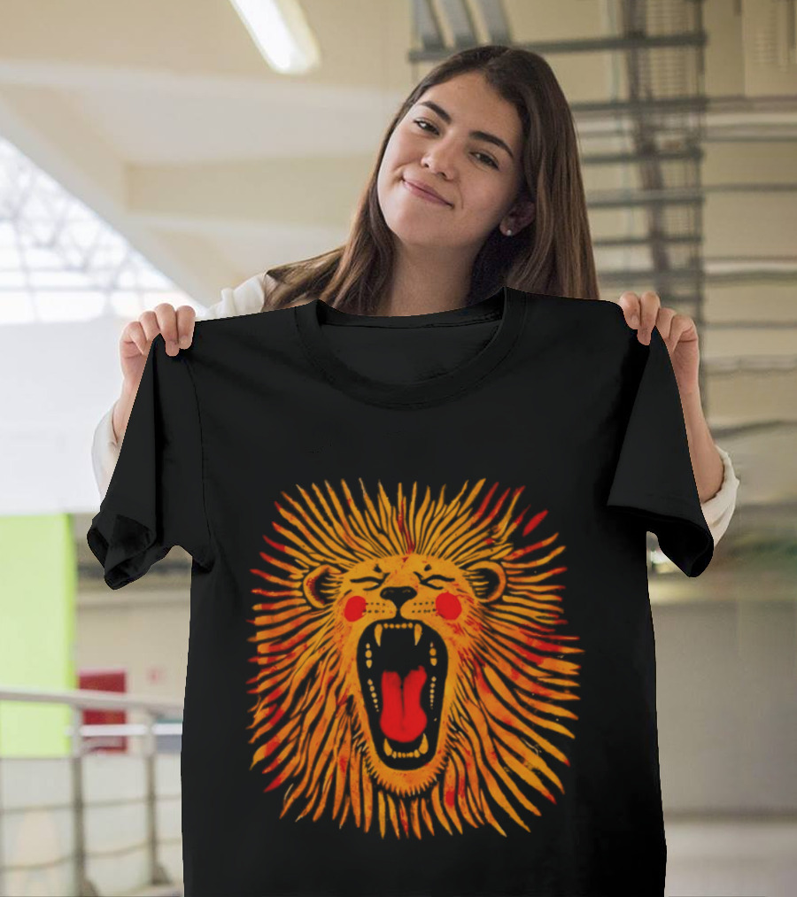Lion Wild King Roaring Fierce Majesty T-Shirt