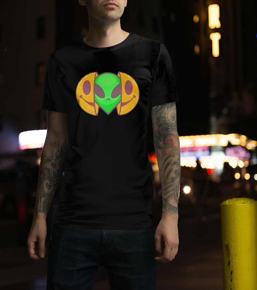 Grounded 2 Willow Alien In Halloween Jack O' Lantern Mask T-Shirt