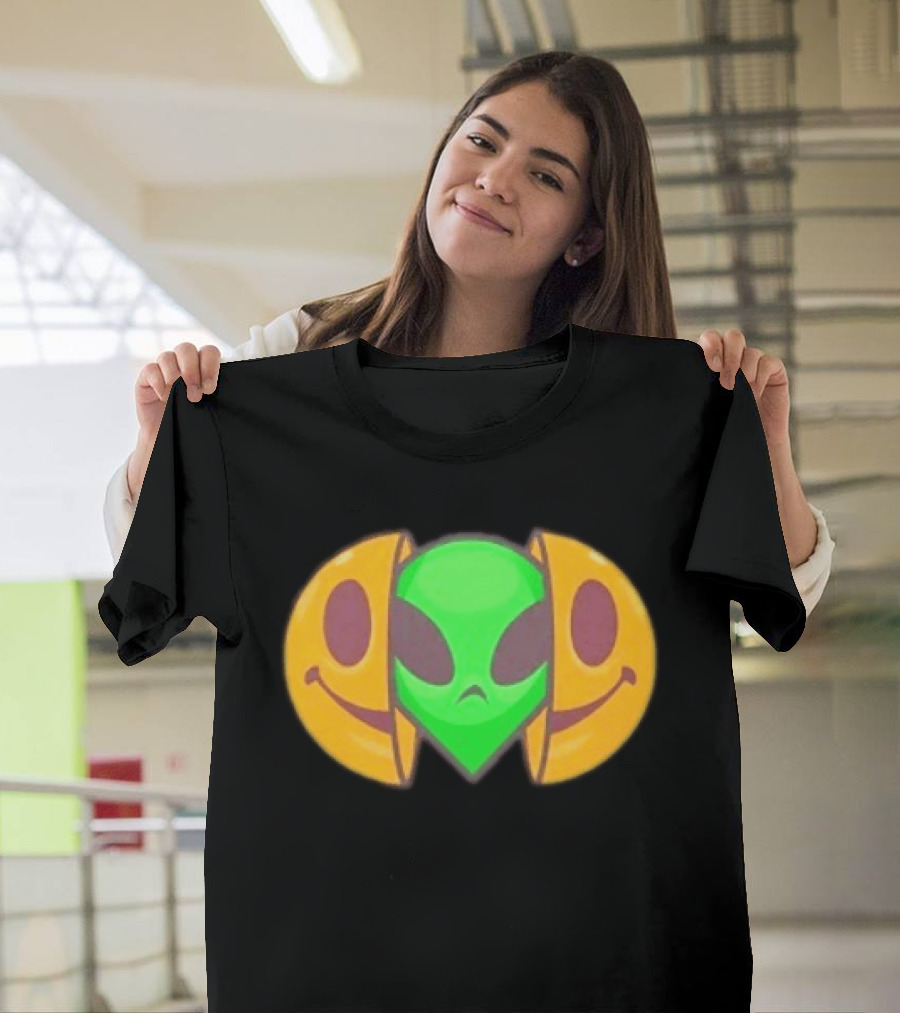 Grounded 2 Willow Alien In Halloween Jack O' Lantern Mask T-Shirt
