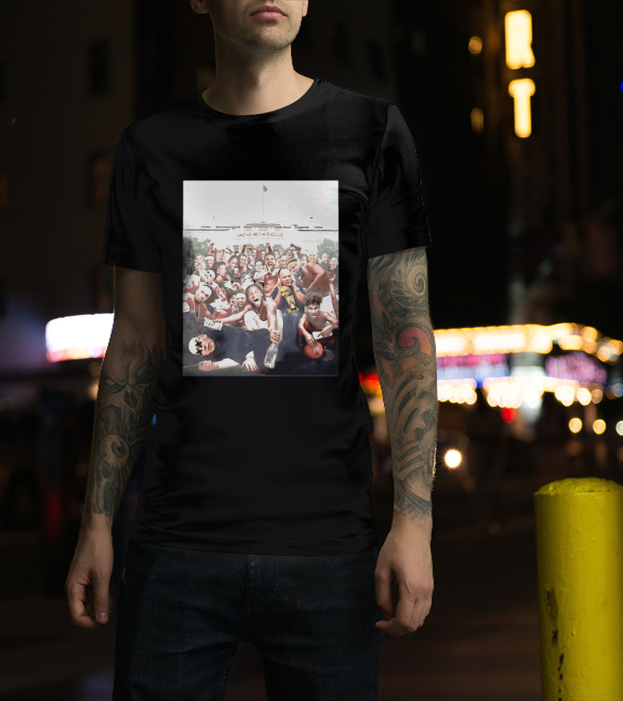 Knicks Nation Forever With Gathering Of Celebratory Fans And Players T-Shirt