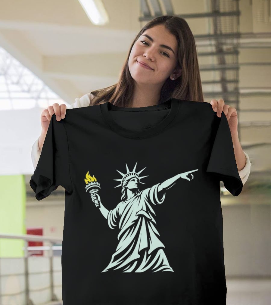 Statue Of Liberty Pointing Torch Of Freedom For Justice T-Shirt