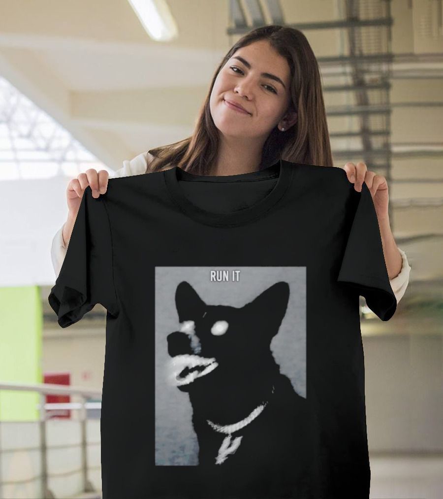 Run It Black Dog Diamond Grill Spurs Pendant T-Shirt