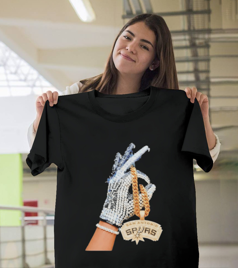 San Antonio Spurs Diamond Gold Glove And Pendant T-Shirt