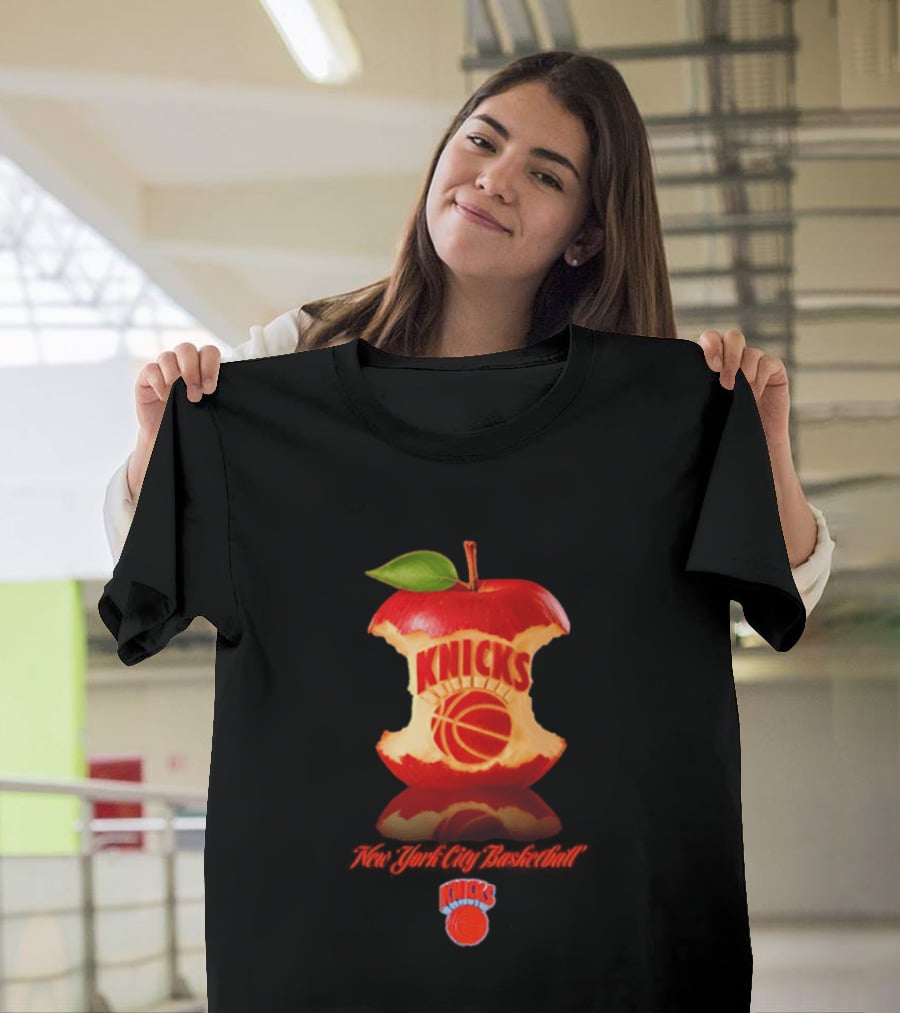 Knicks New York City Basketball Court Apple T-Shirt