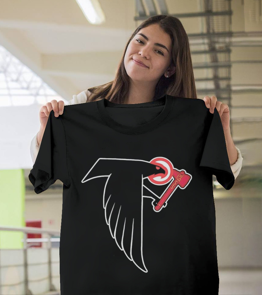 Atlanta Falcons Bird Holding Tomahawk Axe T-Shirt