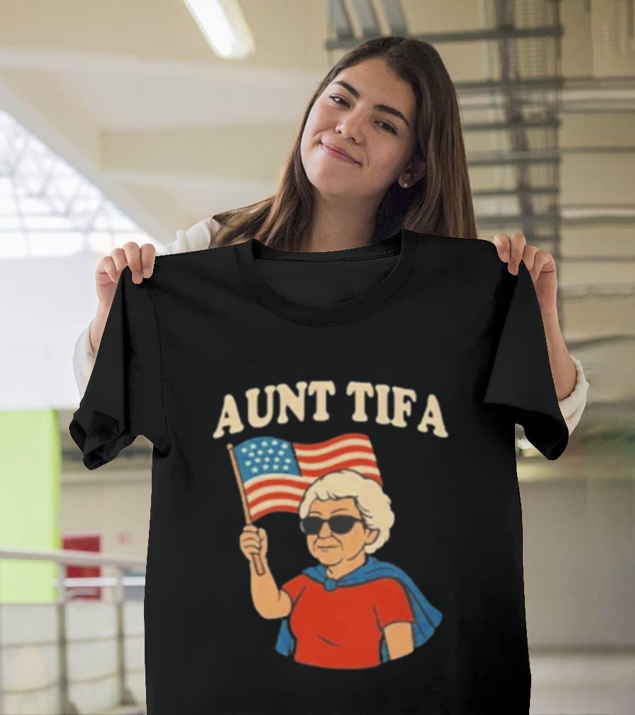 Aunt Tifa USA Flag And Cool Grandma In Sunglasses T-Shirt