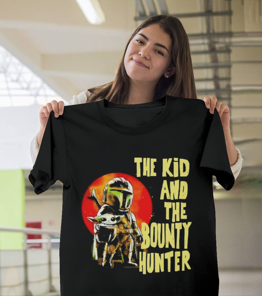 The Kid And The Bounty Hunter Grogu Din Djarin Star Wars Mandalorian Red Circle T-Shirt
