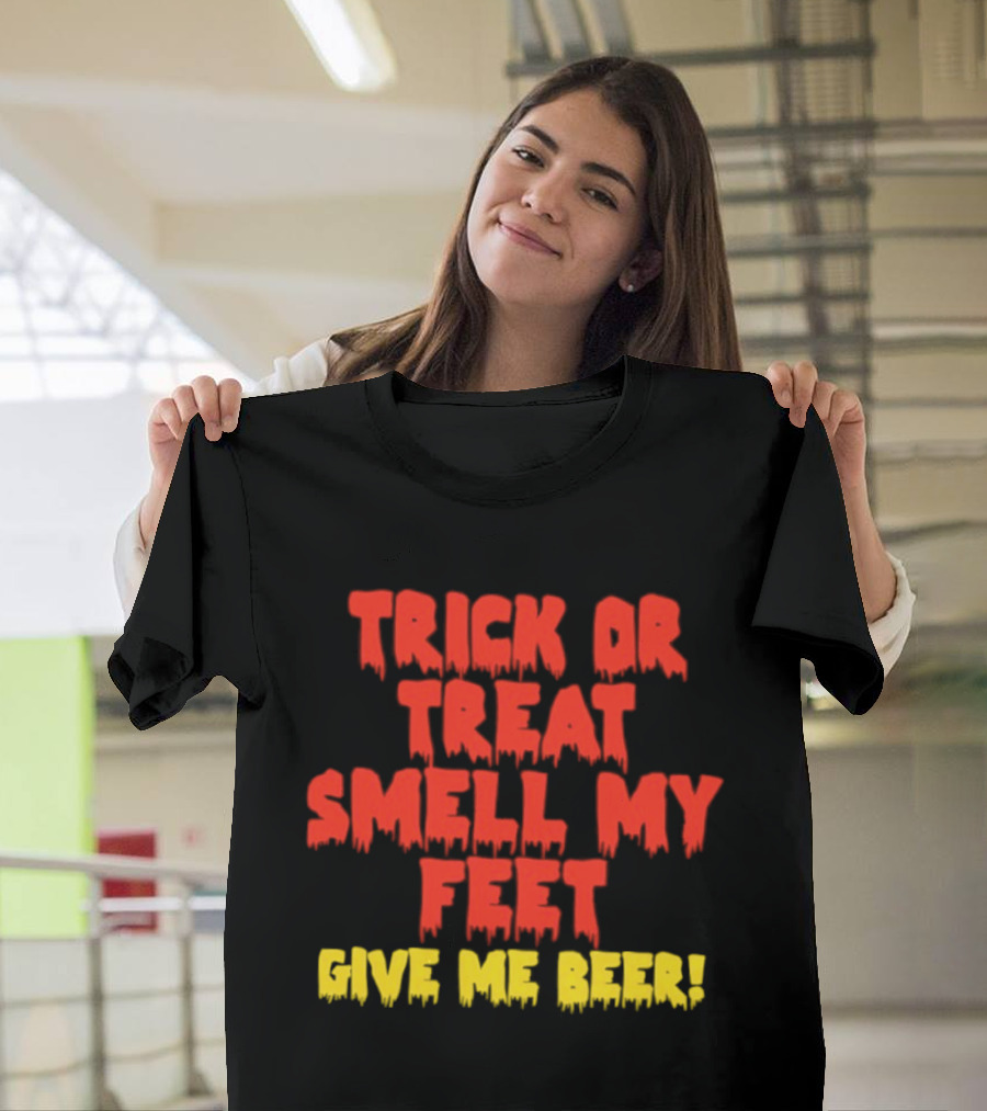 Trick Or Treat Smell My Feet Give Me Beer Dimebag Darrell Halloween Fun T-Shirt