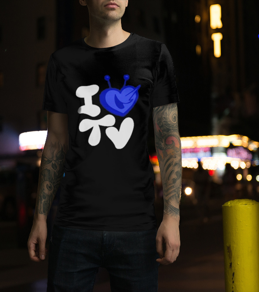 Paperboxmart I Love TV Blue Heart Antenna T-Shirt