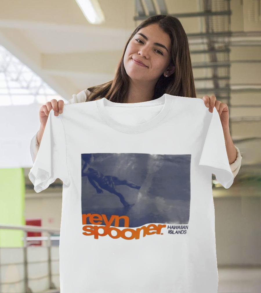 Reyn Spooner Hawaiian Islands Surfing Waves T-Shirt