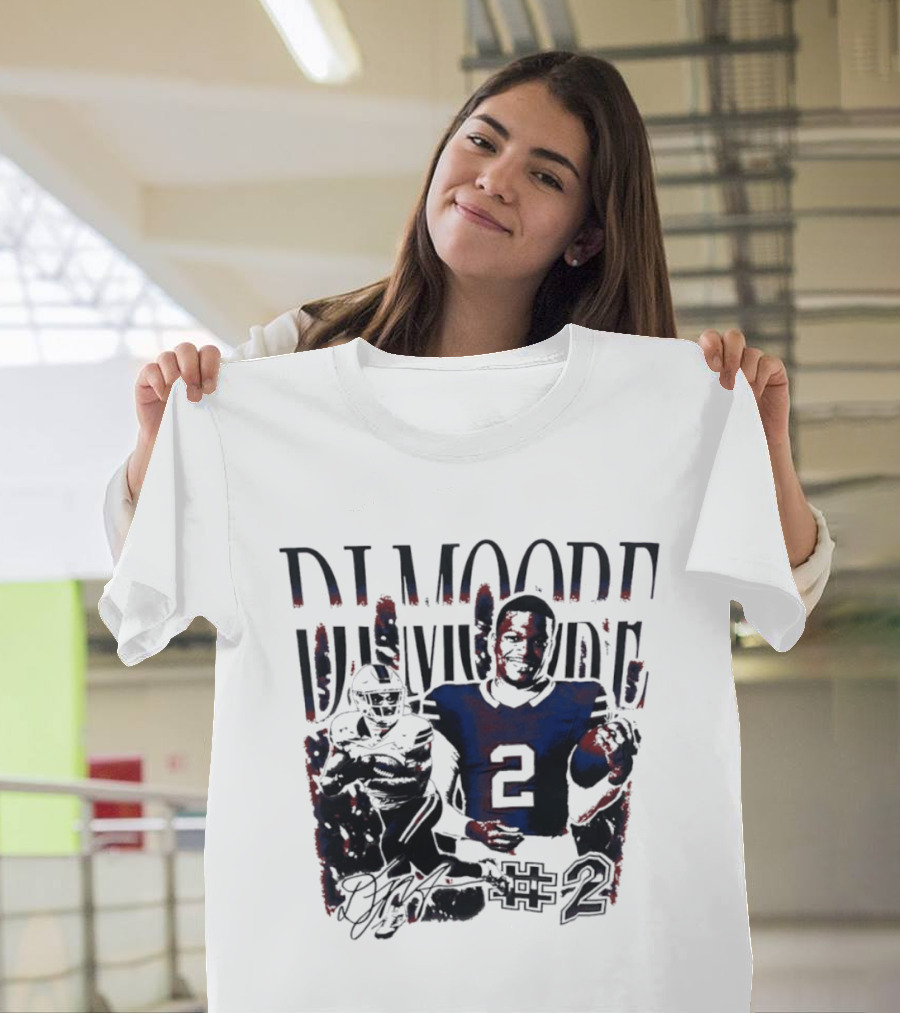 DJ Moore #2 Football Player Portrait Signature T-Shirt