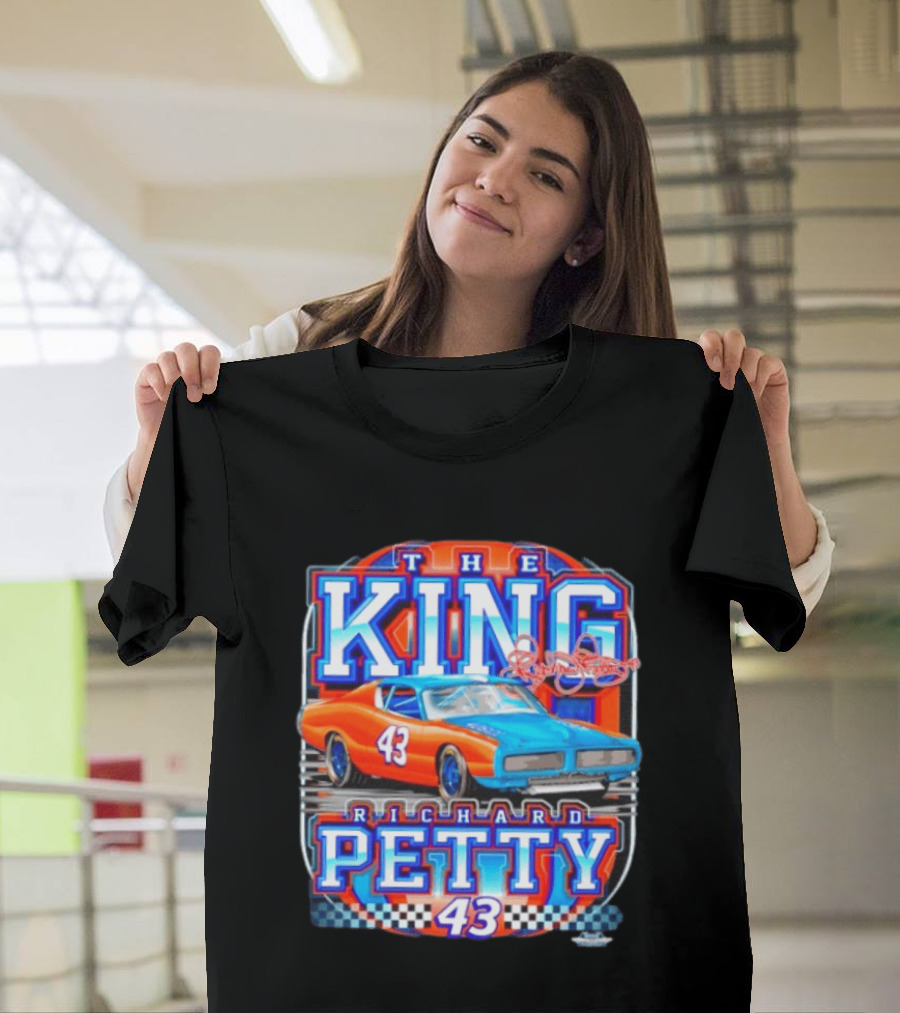 Richard Petty The King No 43 NASCAR Racing Car Checkered Flag T-Shirt