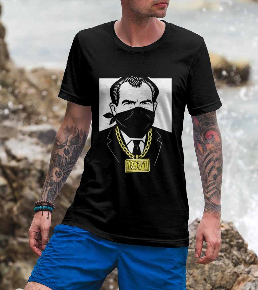 Richard Nixon 1971 Bandana Gold Chain T-Shirt