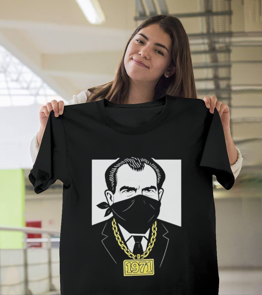 Richard Nixon 1971 Bandana Gold Chain T-Shirt