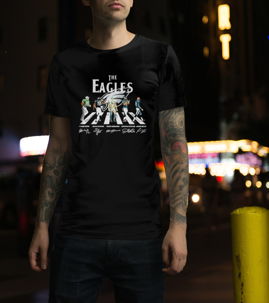 The Eagles Reggie White Brian Dawkins Chuck Bednarik Donovan McNabb Jason Kelce Philadelphia Eagles Signatures Abbey Road Crosswalk T-Shirt