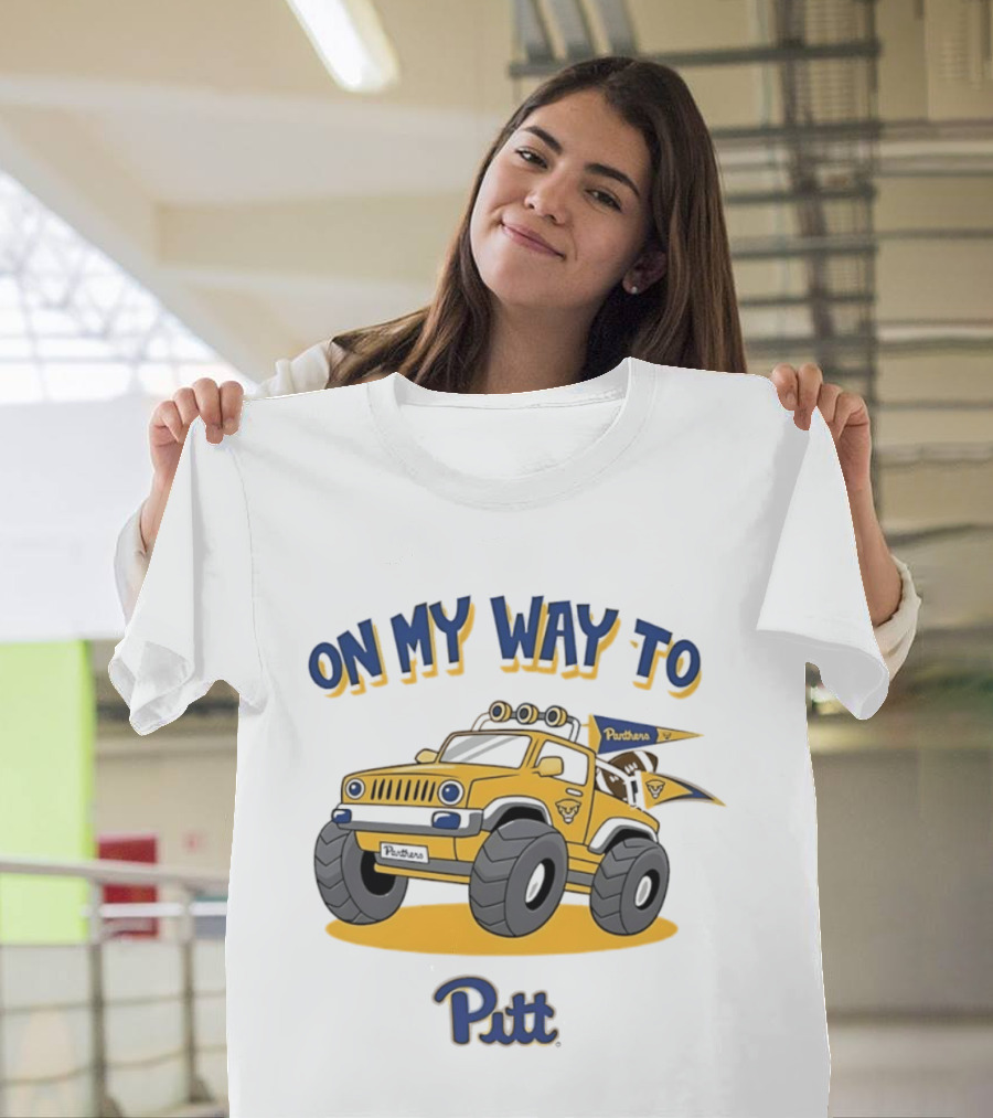 On My Way To Pitt Panthers Jeep With Flags And Tires T-Shirt