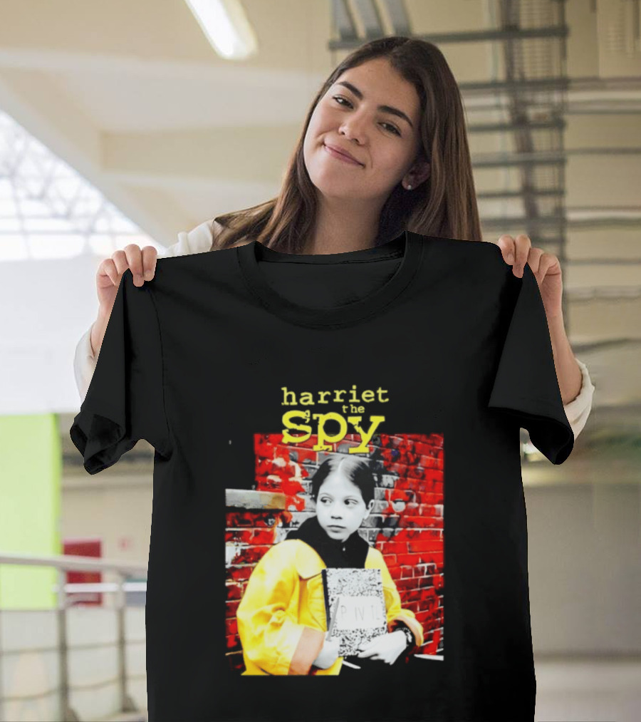 Harriet The Spy Michelle Trachtenberg Classic Yellow Raincoat Notepad T-Shirt