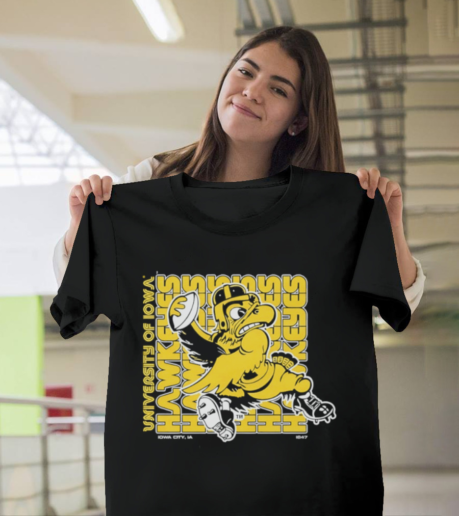 University Of Iowa Hawkeyes Mascot Iowa City Retro 1847 T-Shirt