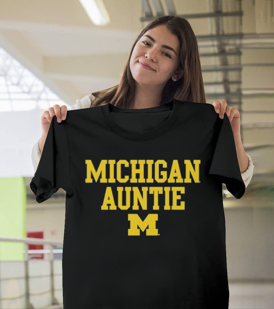 Michigan Wolverines Auntie M NCAA Fan T-Shirt