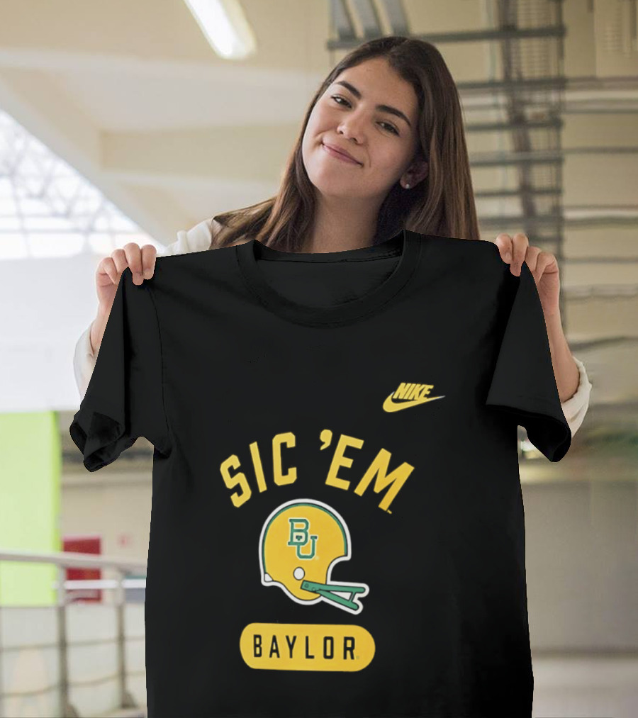 Nike Sic 'Em Baylor Football Helmet BU T-Shirt