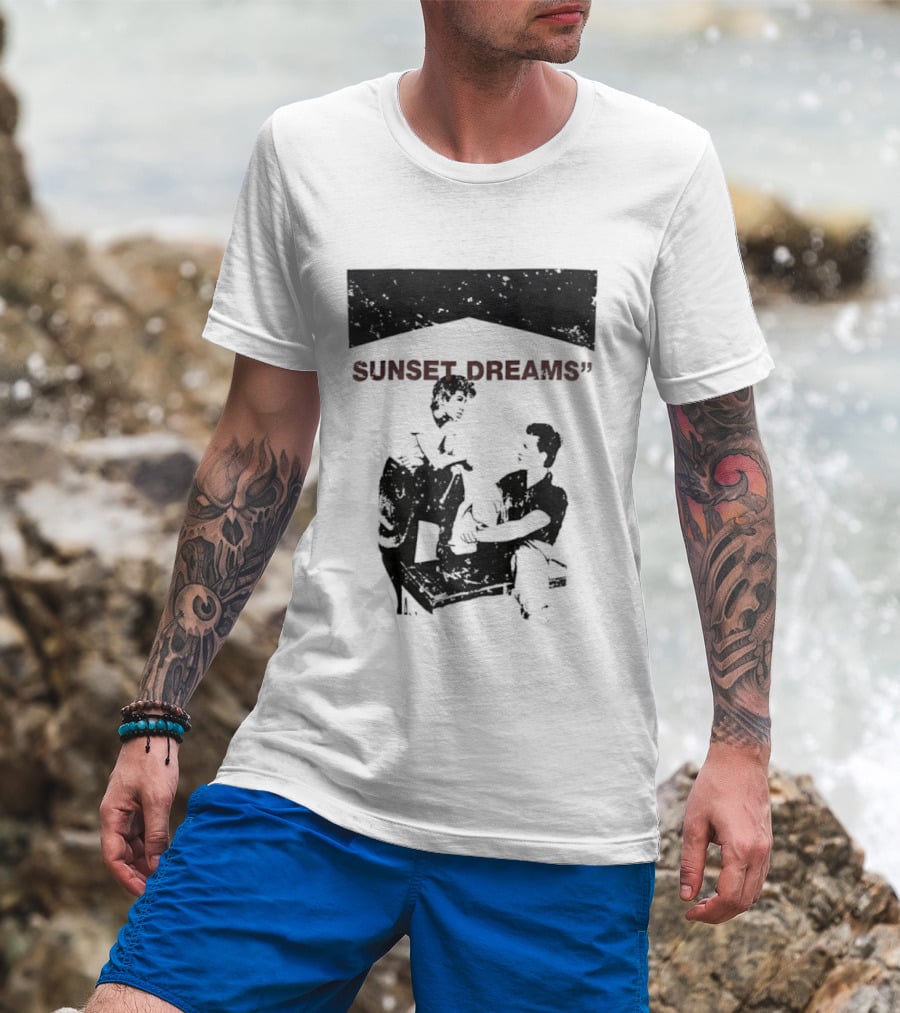 SUNSET DREAMS Streetwear T-Shirt